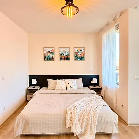 Encanto Cozy With Balcony And Stunning Mountain & Town View Апартаменты *