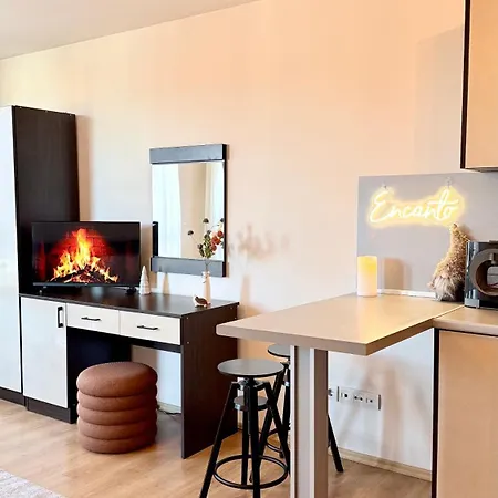 Encanto Cozy With Balcony And Stunning Mountain & Town View Apartamento